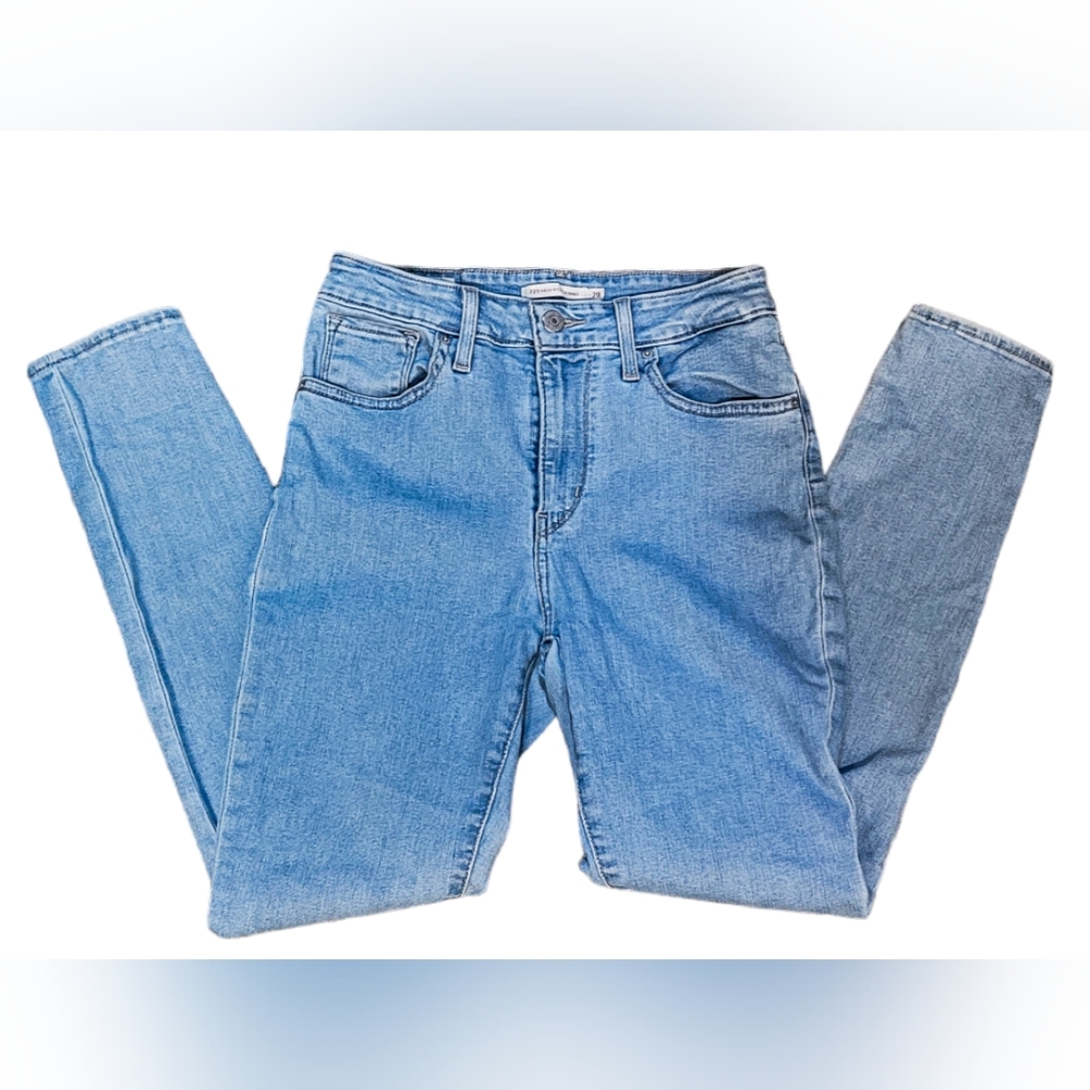 Like New | Levis Premium | 721 High Rise Skinny | Size: 28